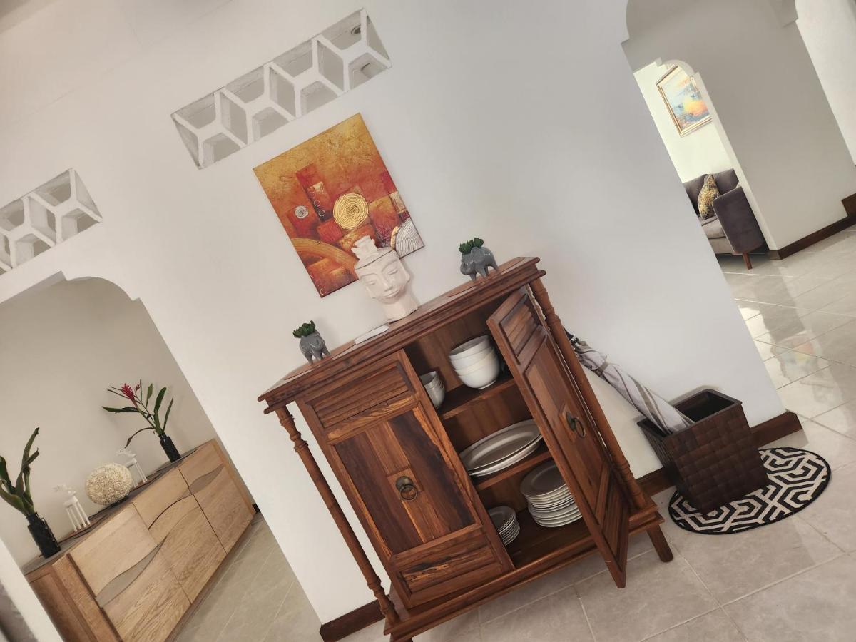 Villa Kaz Memel Beau Vallon  Esterno foto