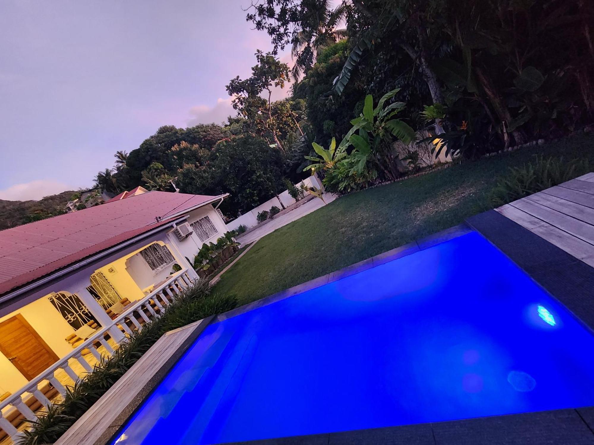 Villa Kaz Memel Beau Vallon  Esterno foto